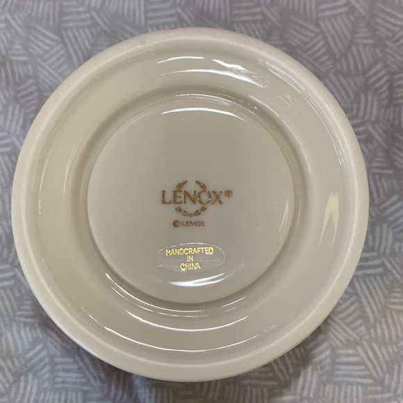 LENOX SET OF (2) Cream  Pierced  Cut Out Votive Candle Holder With Gold Trim - Picture 9 of 10